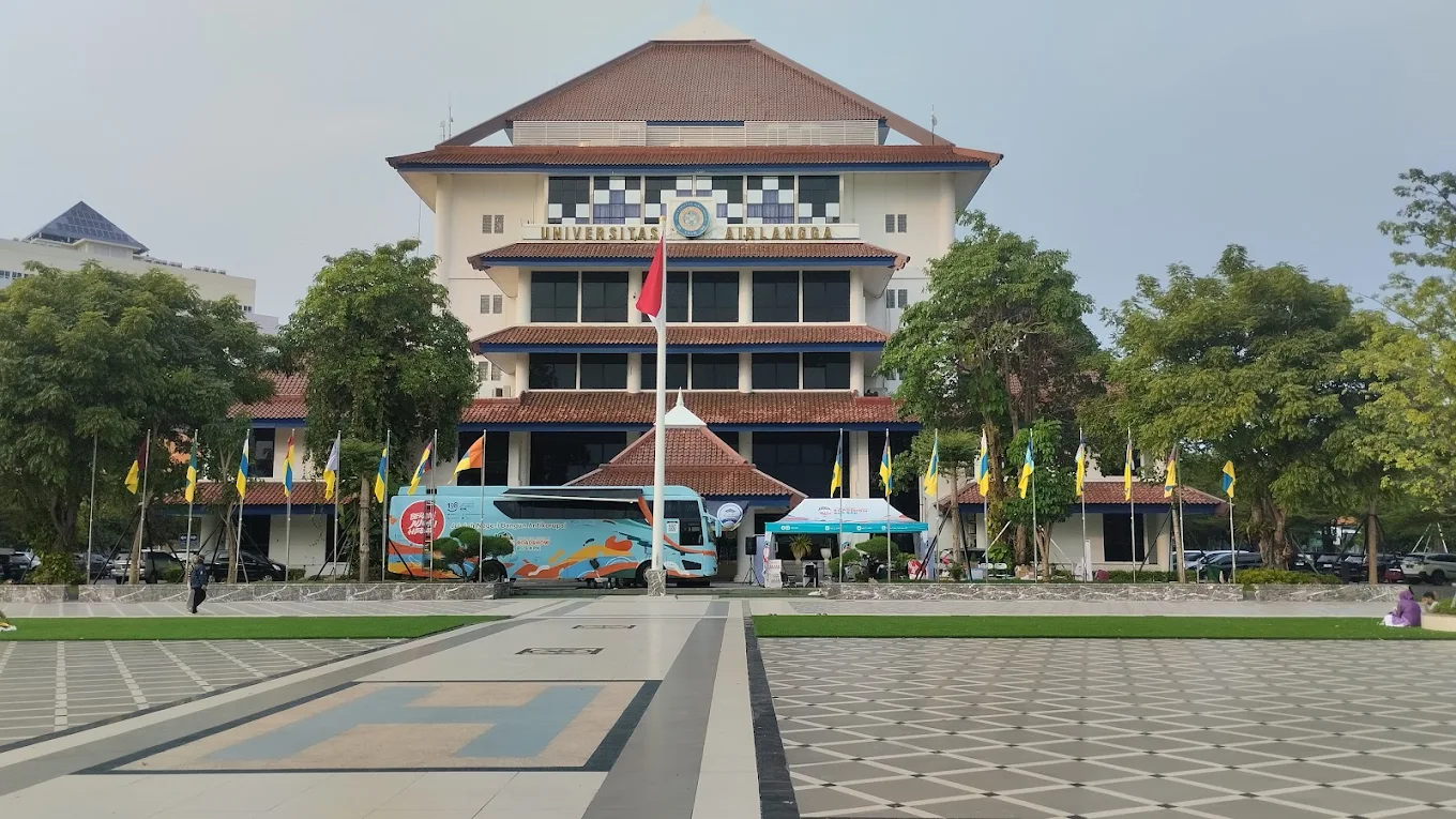 8 Fakultas Unair dengan Gaji Alumni Tertinggi 2025, FTMM dan Hukum Jadi yang Teratas